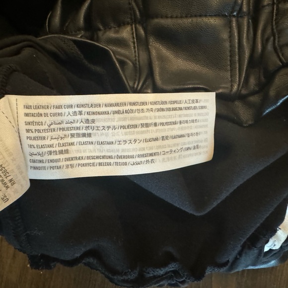 Abercrombie & Fitch Vegan Leather Pull On Shorts XS - Picture 3 of 11